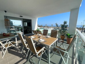 Outdoor dining - Apartment 'Frontline Duna Beach' with Sea View, Wi-Fi and Air Conditioning (Torrox costa)
