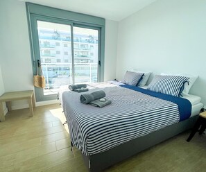 4 bedrooms, iron/ironing board, free WiFi, bed sheets - Apartment 'Frontline Duna Beach' with Sea View, Wi-Fi and Air Conditioning (Torrox costa)