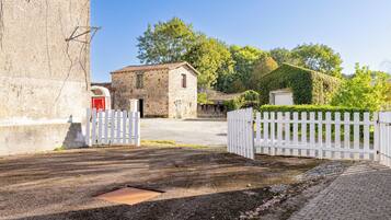 Enceinte de lâhĂ©bergement