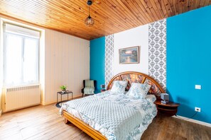 3 chambres, fer et planche à repasser, accès au Wi-Fi (inclus)