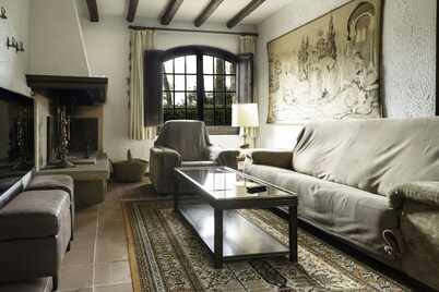 Country House "Can Mariné" with Mountain View, Private Pool & Wi-Fi