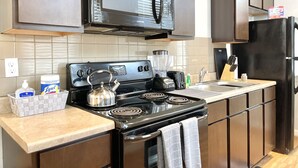 Unclassified image, 3 of 15, button - NEW! Luxury Apt, 5 min from Mall, Airport, & Dine! (McAllen)