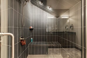 Bathtub, hair dryer, towels