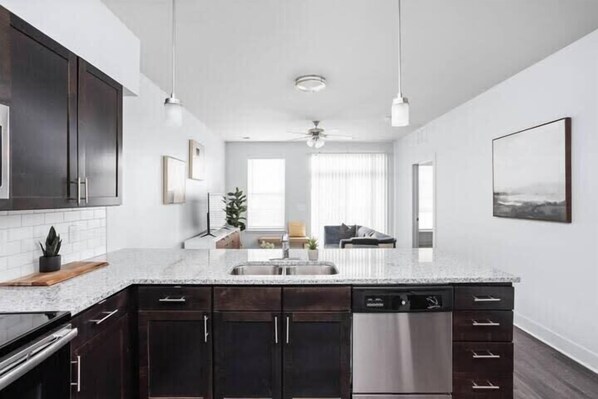 Interior - CozySuites Stunning 4BR next to Whole Foods (Indianapolis)