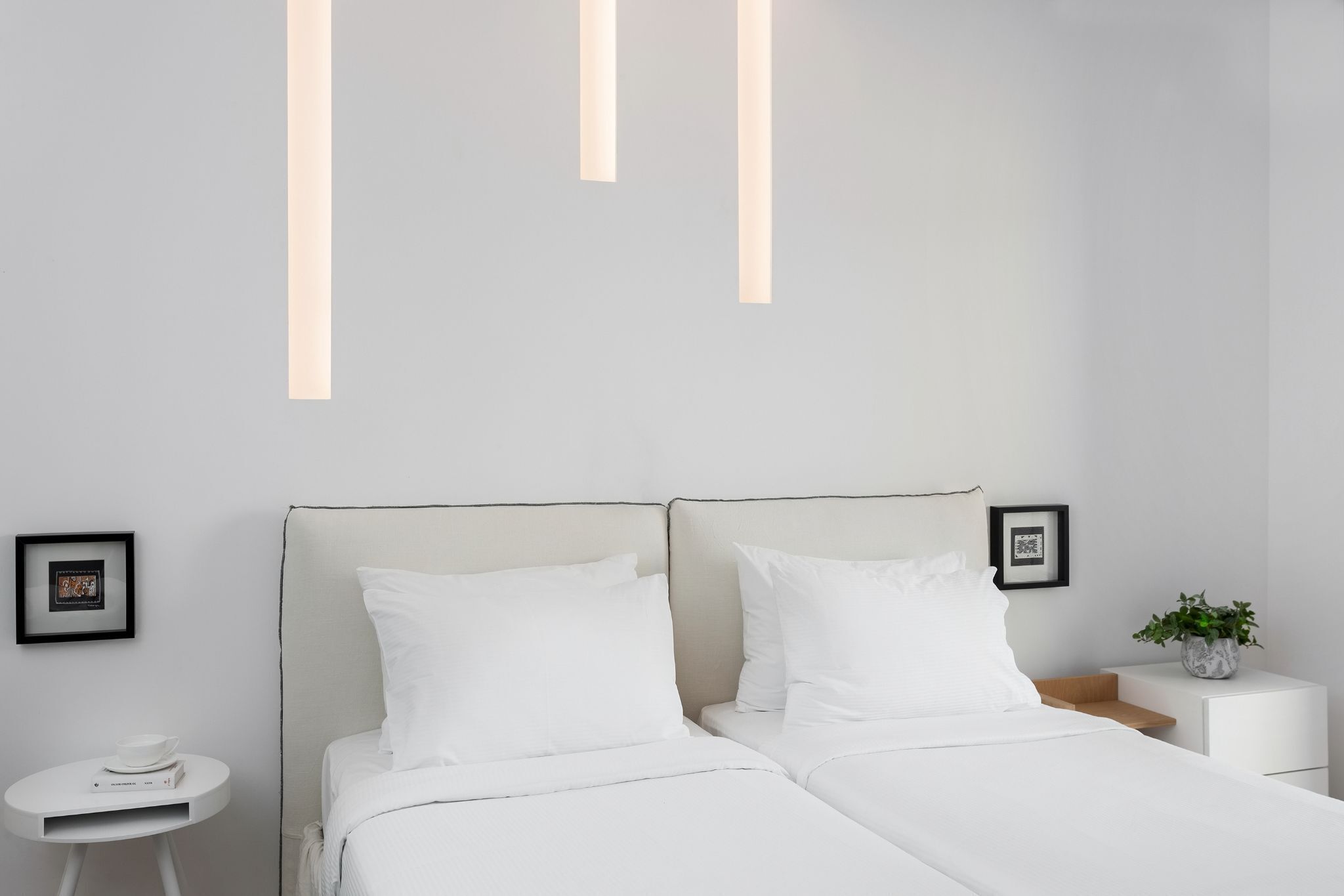 2 bedrooms, desk, iron/ironing board, travel crib