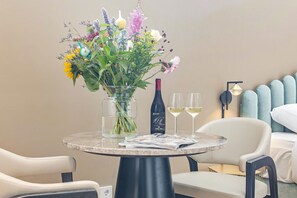 Dining - High-end boutique studio near city center! (Amsterdam)