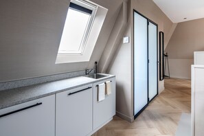 Phòng Suite Executive | Bếp riêng | Tủ lạnh, ấm điện 