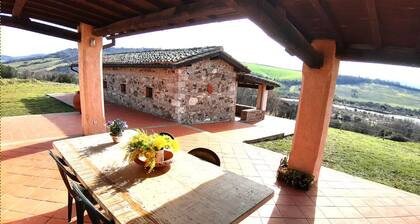 Cozy villa with views of the river, the village of Saturnia and Montemerano.