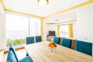 Dining - Villa Redonda - Short walk from the beach (Albufeira)