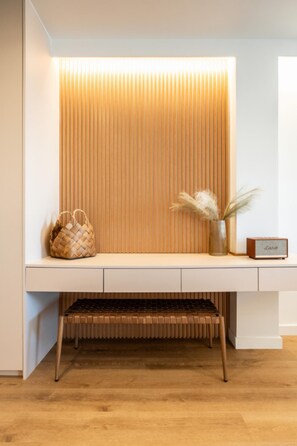 Apartment - 2-bd Luxury Apt Sea View Balcony Near the Beach (Vari-Voula-Vouliagmeni)