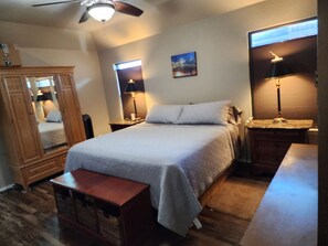 4 bedrooms, iron/ironing board, free WiFi, bed sheets