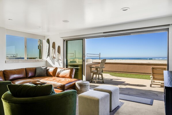 Smart TV - Mission Beach Oceanfront - Ground level, no stairs. Amazing private patio (San Diego)