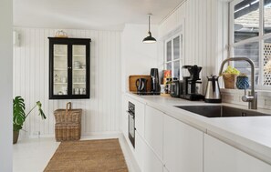 Frigorífic, forn, placa de cuina i rentaplats 