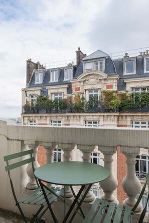 Outdoor dining - Parkside Innovation, by Veeve (Paris)