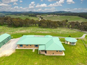 Exterior - Waringa Downs Farm Stay - Close to Mayfield Garden (Oberon)