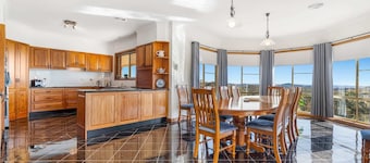 Waringa Downs Farm Stay - Close to Mayfield Garden