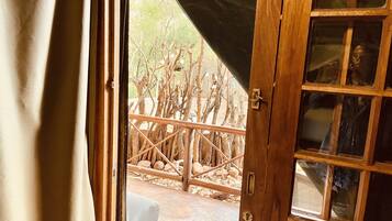 In-room safe, rollaway beds, bed sheets