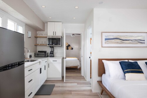 The Landing on 3rd | Walk to UF & Downtown • Pets