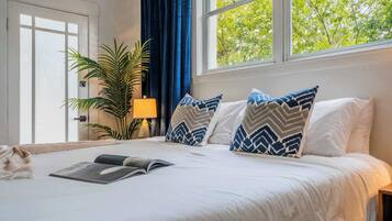 5 bedrooms, iron/ironing board, WiFi, bed sheets