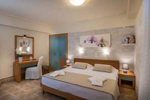 3 bedrooms, travel cot, WiFi, bed sheets - Argo Luxury Villa (Iason Villas), 3 Bedrooms (Maleme)