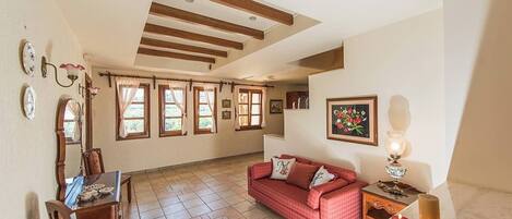 Fernseher, Kamin, Arbeitsbereiche