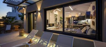 Sun Ray Beach Life Villa, 300m from Agia Marina