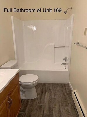 Haartrockner, Handtücher, Seife, Shampoo