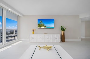 Interior - Panoramic Bay Views from 34th Floor | StayCozy (Miami)