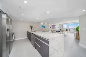 Interior - Cozy 2 Beadroom Bayview Stay (Miami)