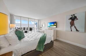 1 chambre, bureau, fer et planche à repasser, Wi-Fi