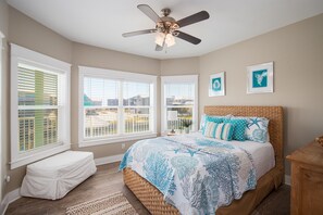 4 bedrooms, desk, free WiFi, bed sheets - SaltWater Treasure, Water Views & Sound Access (Navarre)