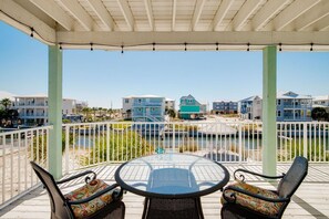 Outdoor dining - SaltWater Treasure, Water Views & Sound Access (Navarre)