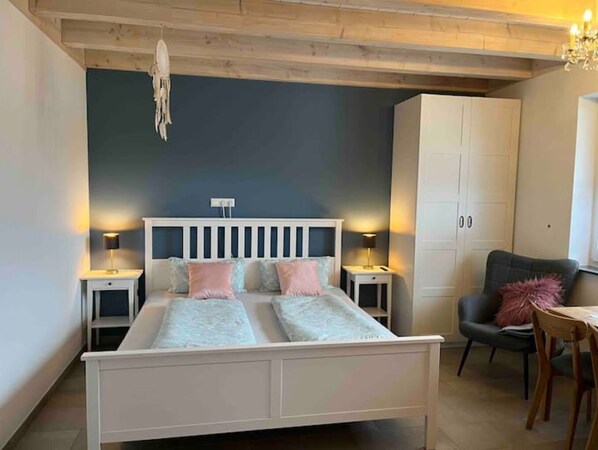 1 chambre, fer et planche à repasser, Wi-Fi, literie fournie