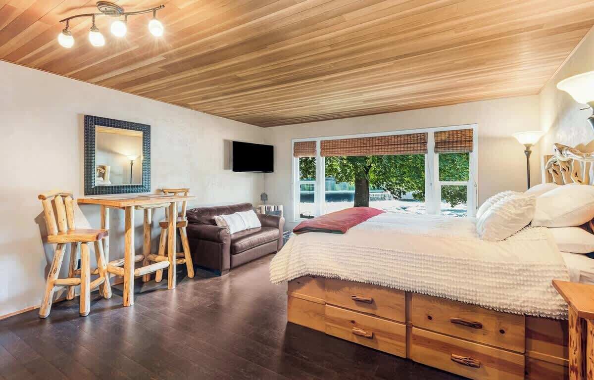 Fer et planche à repasser, Wi-Fi gratuit, draps fournis