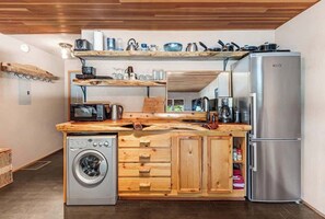 Fridge, microwave, coffee/tea maker, toaster