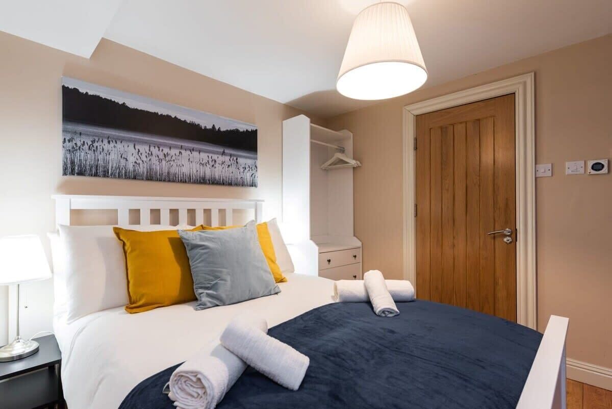 1 bedroom, iron/ironing board, travel cot, WiFi