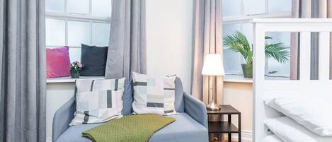 Iron/ironing board, travel cot, WiFi, bed sheets