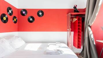 3 Schlafzimmer, Schreibtisch, Bügeleisen/Bügelbrett, Reisekinderbett