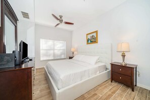 3 bedrooms, iron/ironing board, travel cot, WiFi - Enchanted 3 bedroom /2 bath Townhome near Disney (Kissimmee)