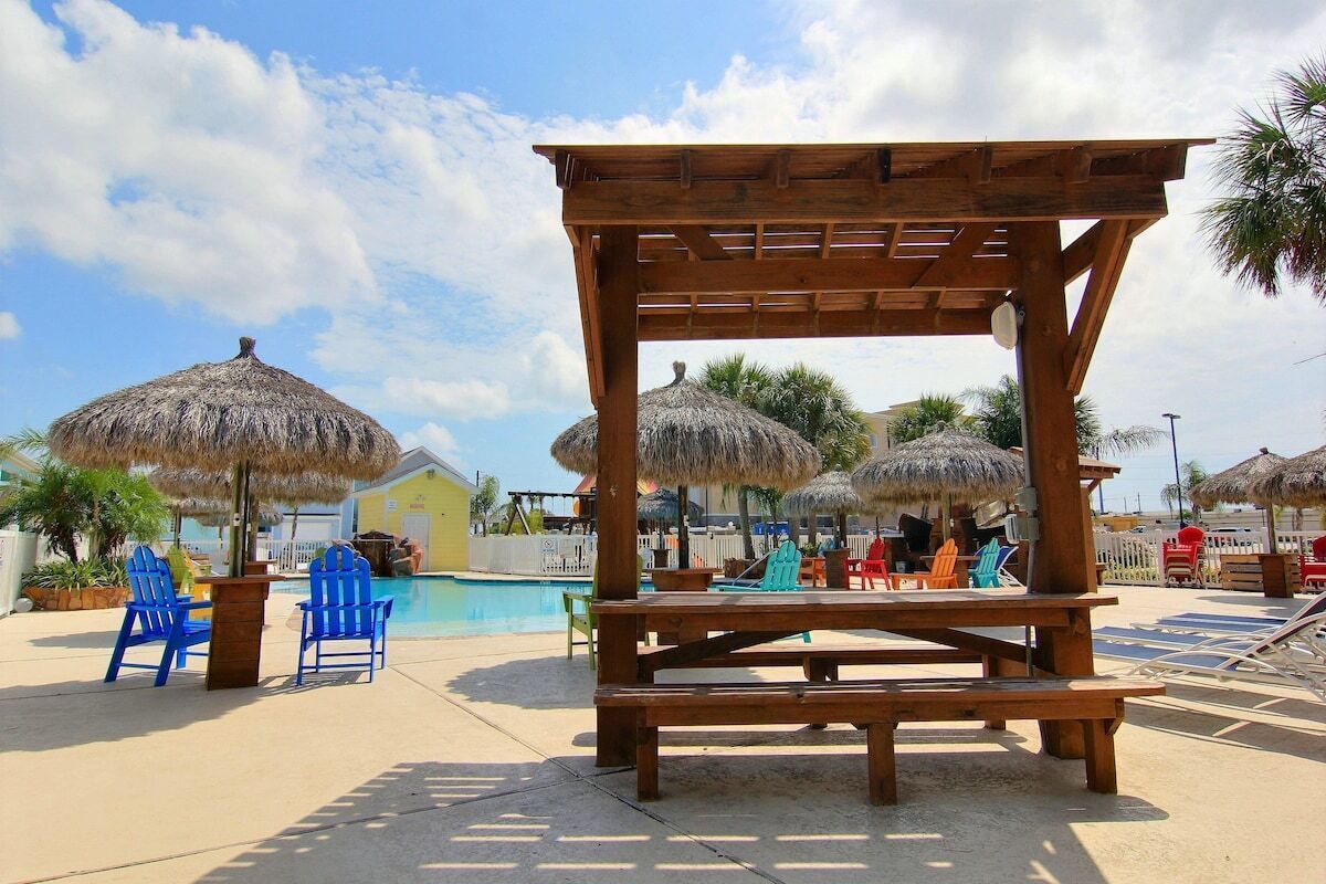 House 3 bedrooms, with pool