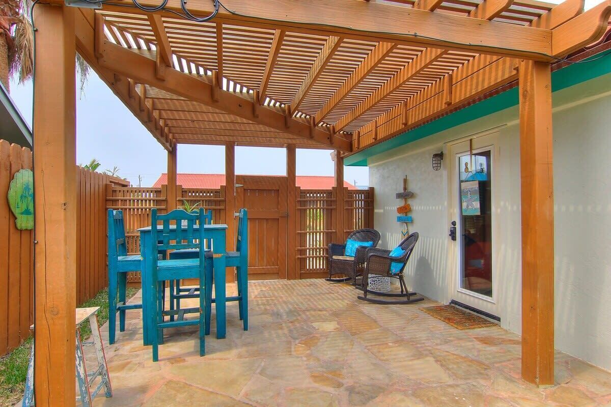 屋外ダイニングエリア