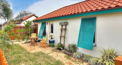 Lorna Beach Cottage- Prime Location~Pet Friendly