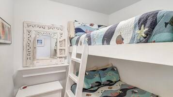 3 多间卧室、熨斗/熨衣板、WiFi、床单