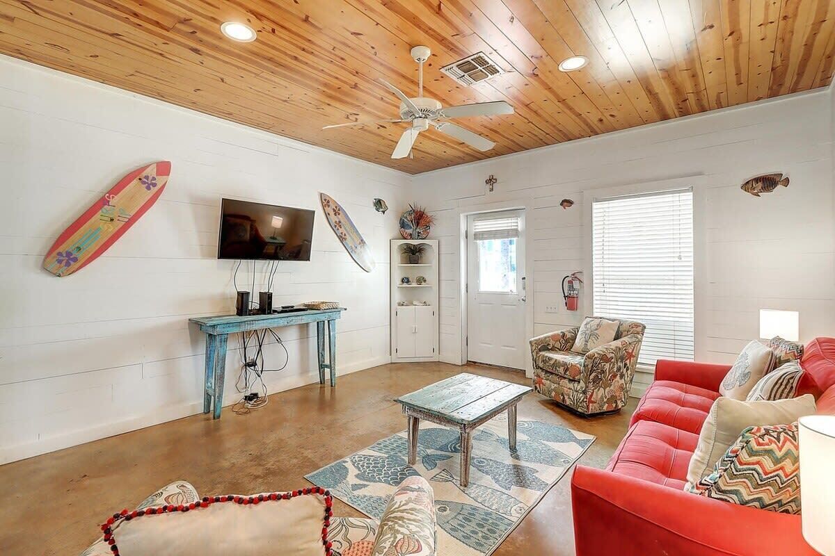 TV, DVD player, offices