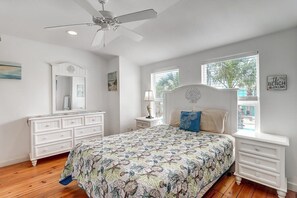 3 chambres, fer et planche à repasser, Wi-Fi, draps fournis