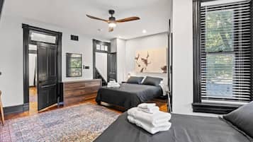 5 habitaciones, escritorio, tabla de planchar con plancha y wifi