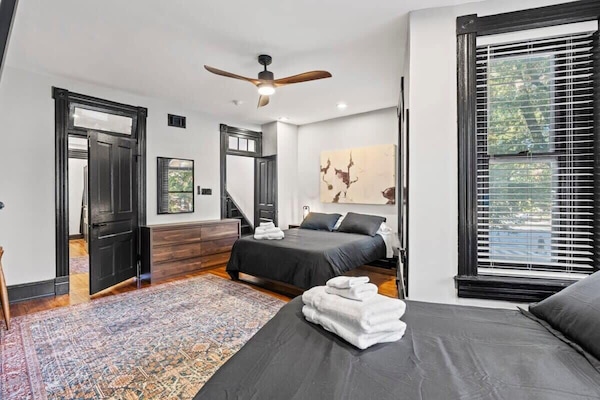 5 bedrooms, desk, iron/ironing board, WiFi