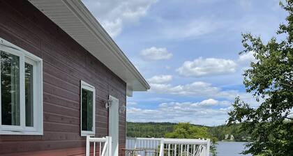 Bord du lac, Ă 10 minutes du ski et golf, chambre mezzanine avec vue sur le lac
