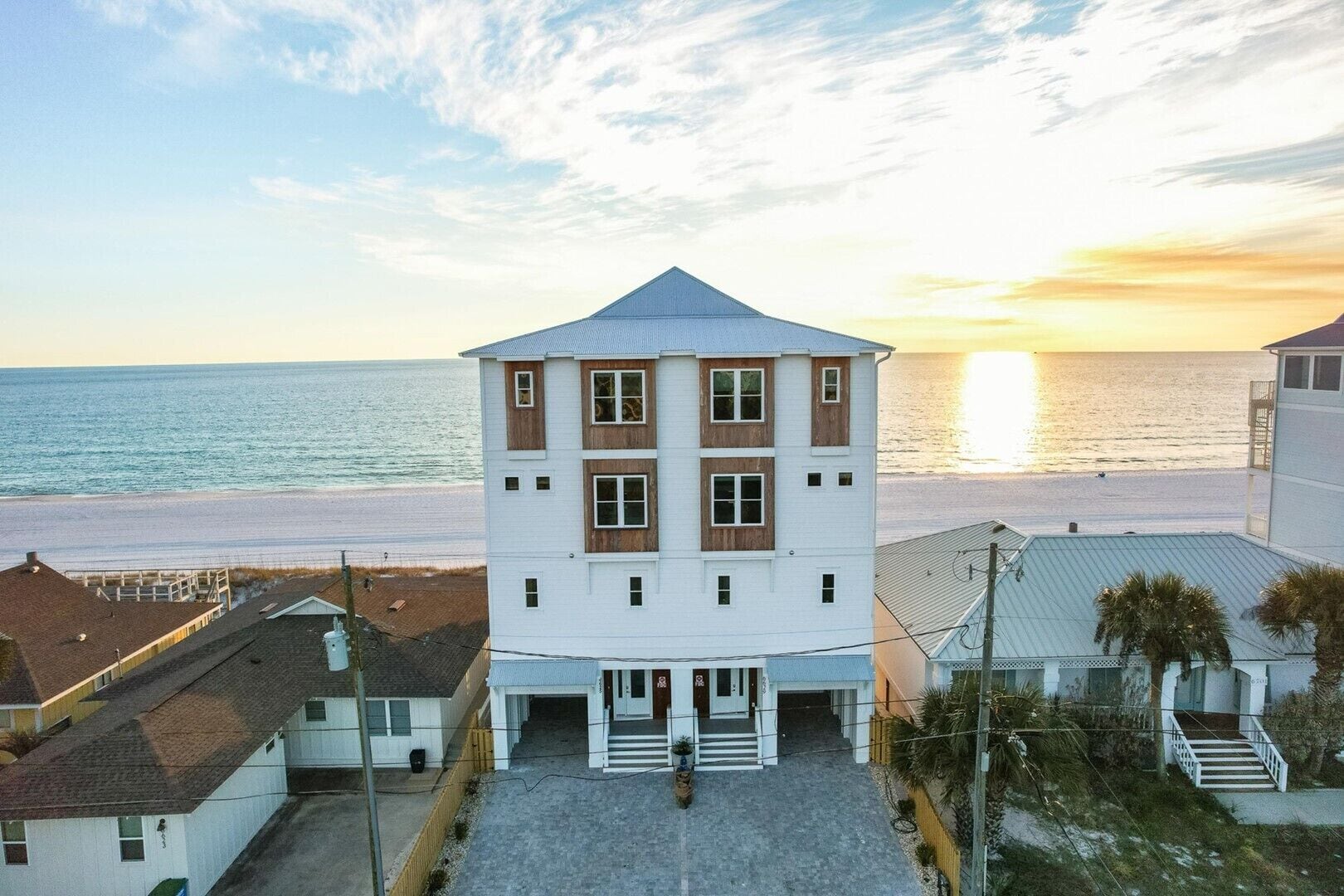 Beachfront Home Sugar Sands - Sleeps 18, Private Pool, Beachfront, Family Fun