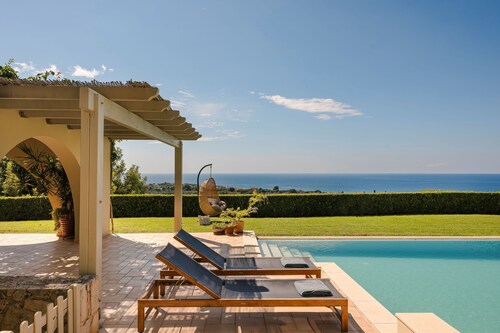 Villa Elina - Sarlata Villas Kefalonia - Luxurious Vacation Rentals